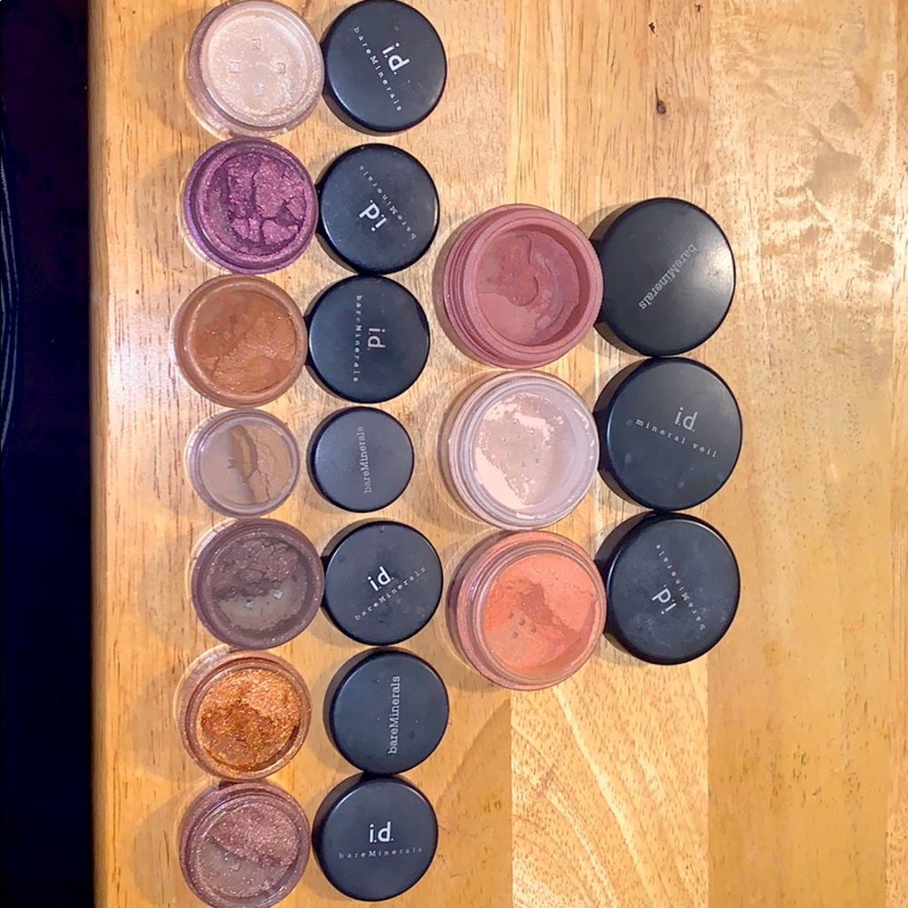 bundle of eyeshadows and blush